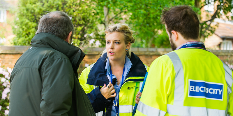 Picture shows; SSEN Jasmine Myhill reassuring local residents who live close to the new underground power cable extension building project